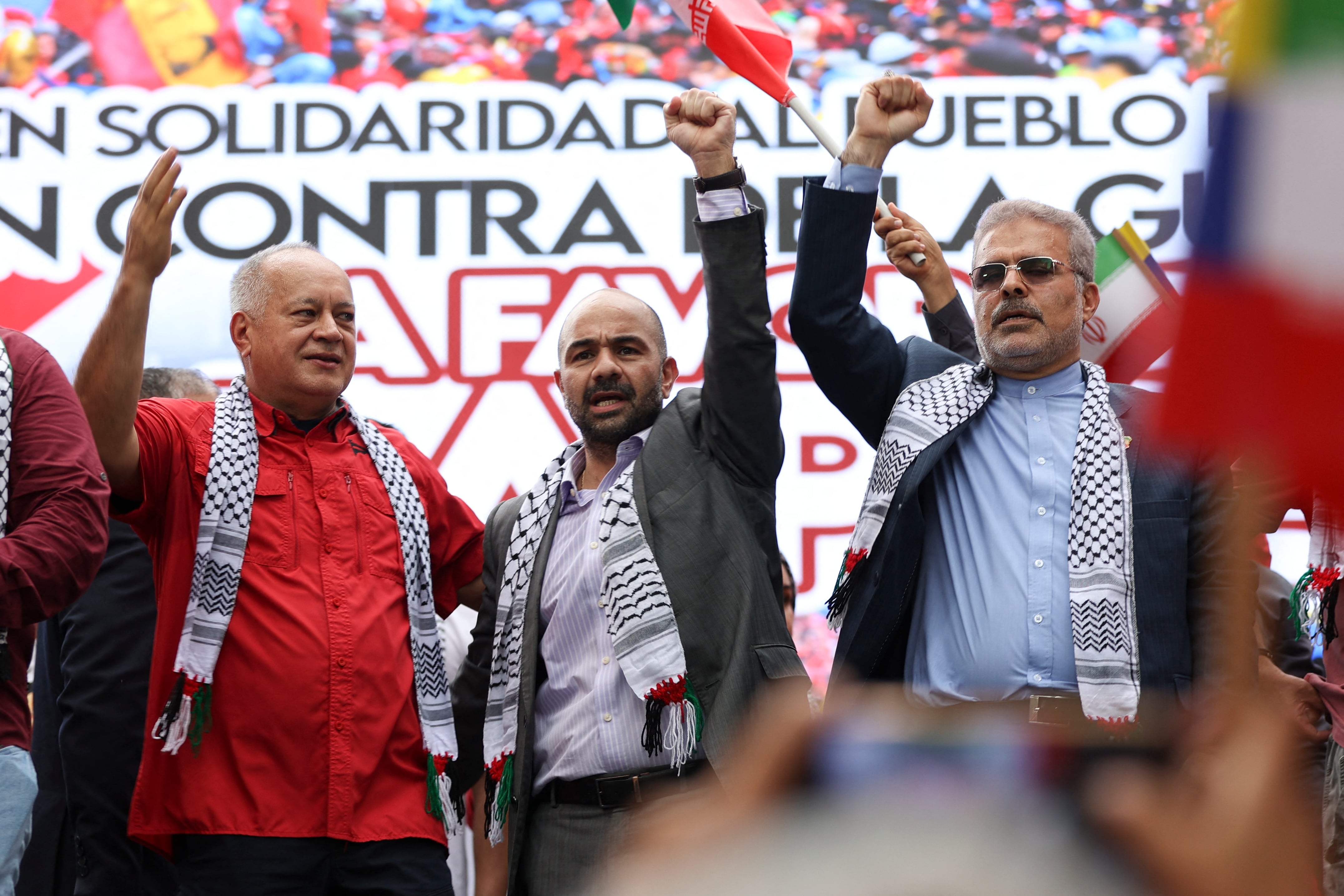 Diosdado Cabello acompañó al diplomático en el acto público en Caracas