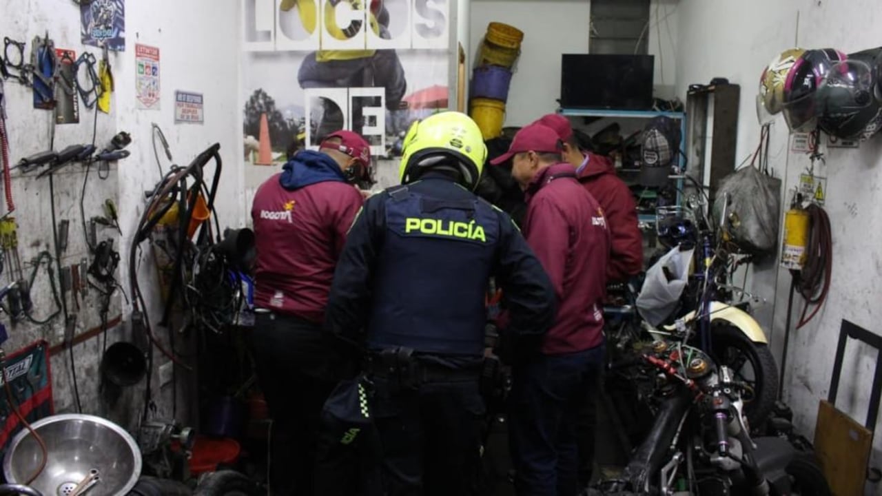 El taller exhibía una moto de la marca Yamaha con la identificación regrabada.
