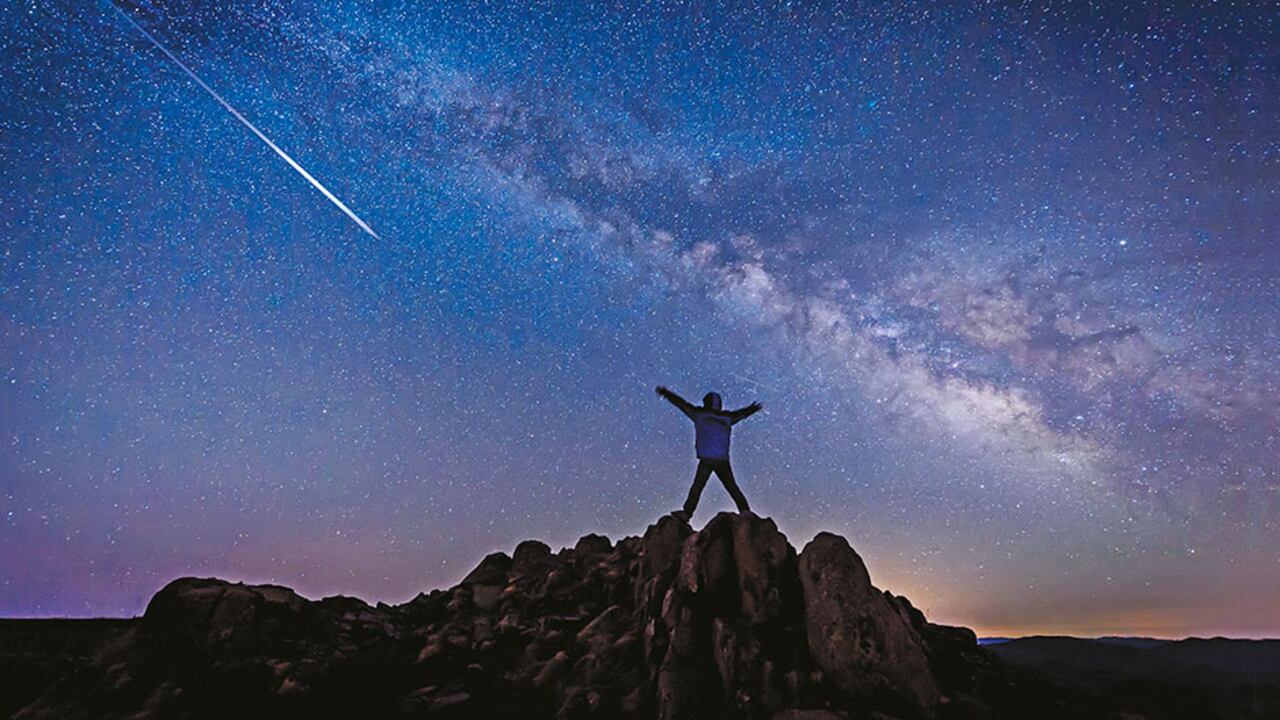 Así se ve la Vía Láctea en una foto de larga exposición en el hemisferio norte de Asia.