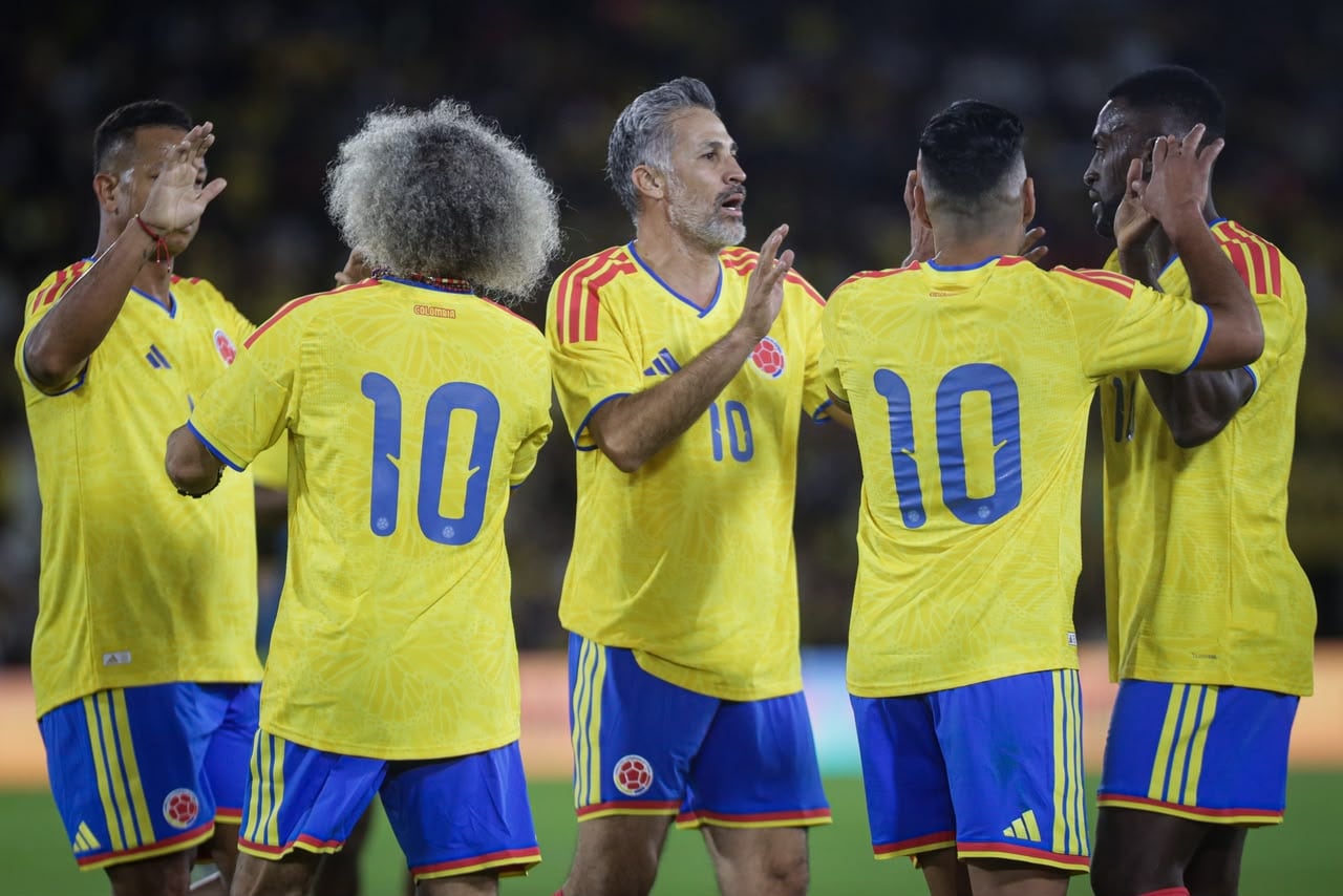 Fredy Guarín, Carlos Valderrama, Mario Yepes, Radamel Falcao y Jackson Martínez