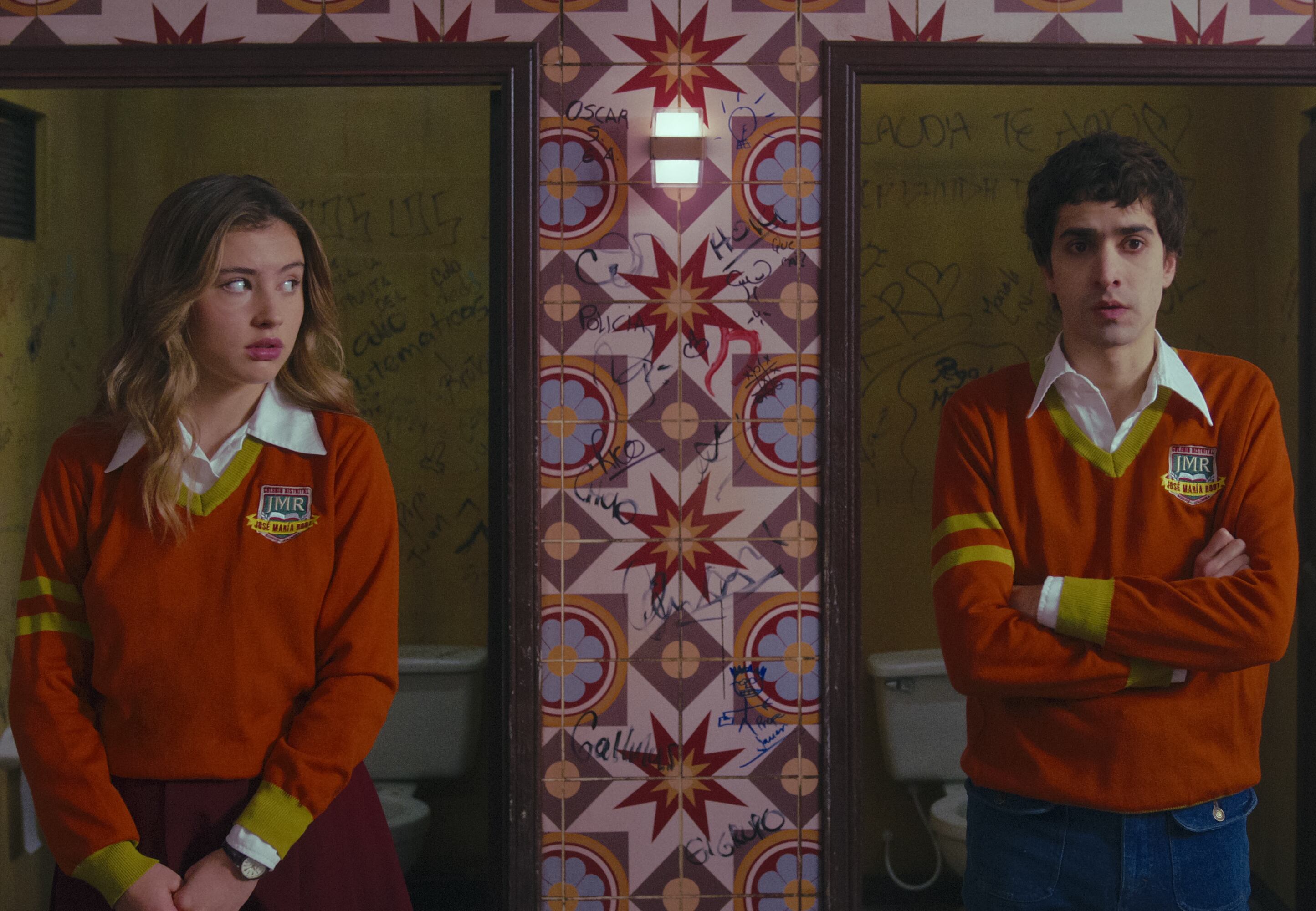 Francisca Estevez y Emmanuel Restrepo, protagonistas de 'La primera vez', serie de Netflix hecha con talento colombiano.