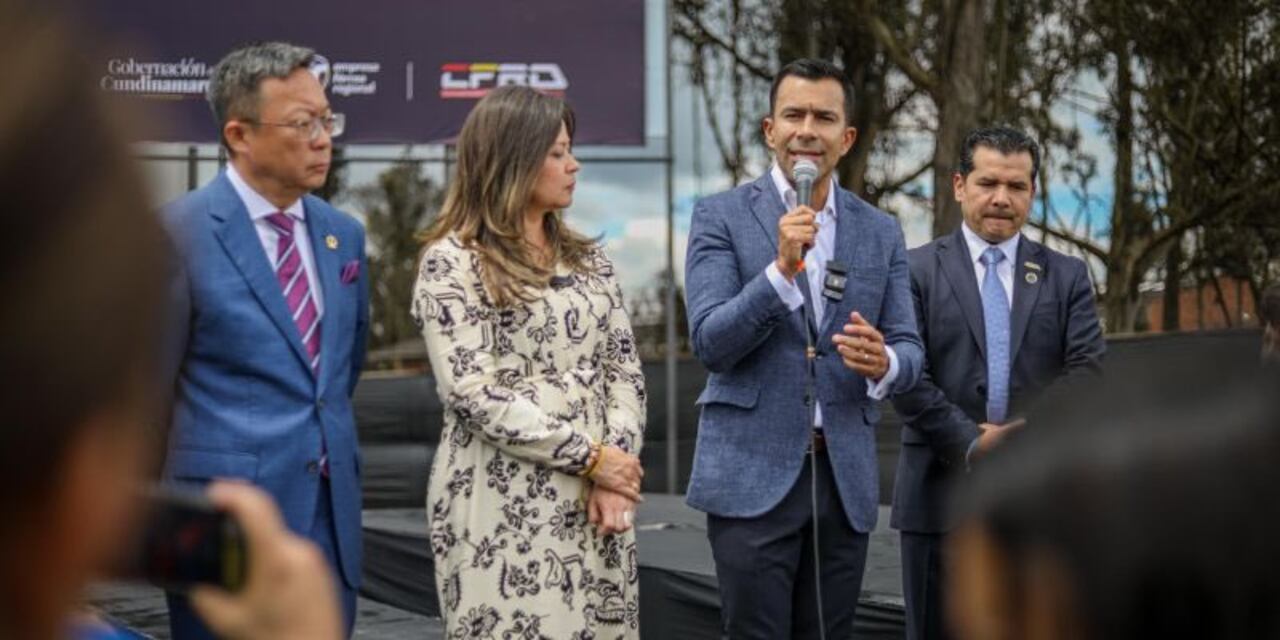 Gobernador de Cundinamarca Inicio de las obras de RegioTram de Occidente.