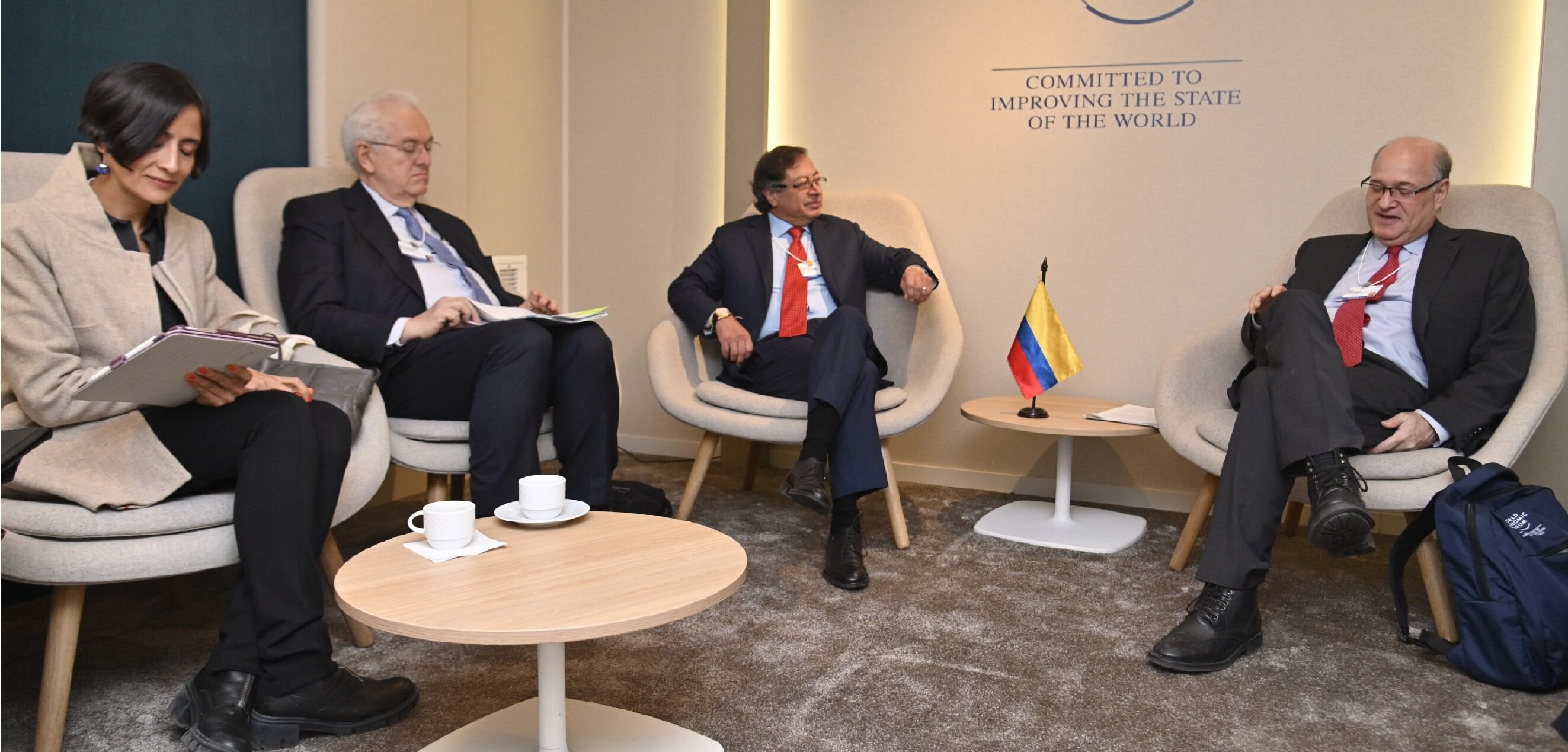 Gustavo Petro, José Antonio Ocampo y Susana Muhamad con Ilan Goldfajn en el Foro Mundial Davos 2023.