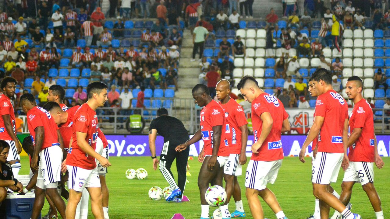SANTA MARTA - COLOMBIA, 23-04-2022: Unión Magdalena y Atlético Junior por la fecha 17 como parte de la Liga BetPlay DIMAYOR I 2022 jugado en el estadio Sierra Nevada de la ciudad de Santa Marta. / Union Magdalena and Atletico Junior for the date 17 as part of Liga BetPlay DIMAYOR I 2022 played at Sierra Nevada stadium in Santa Marta city.Photo: VizzorImage / Gustavo Pacheco/ Contribuidor