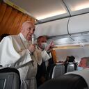 “El matrimonio es entre hombre y mujer” Papa Francisco reitera su desaprobaciín matrimonio de parejas gay (Photo by Tiziana FABI / POOL / AFP)