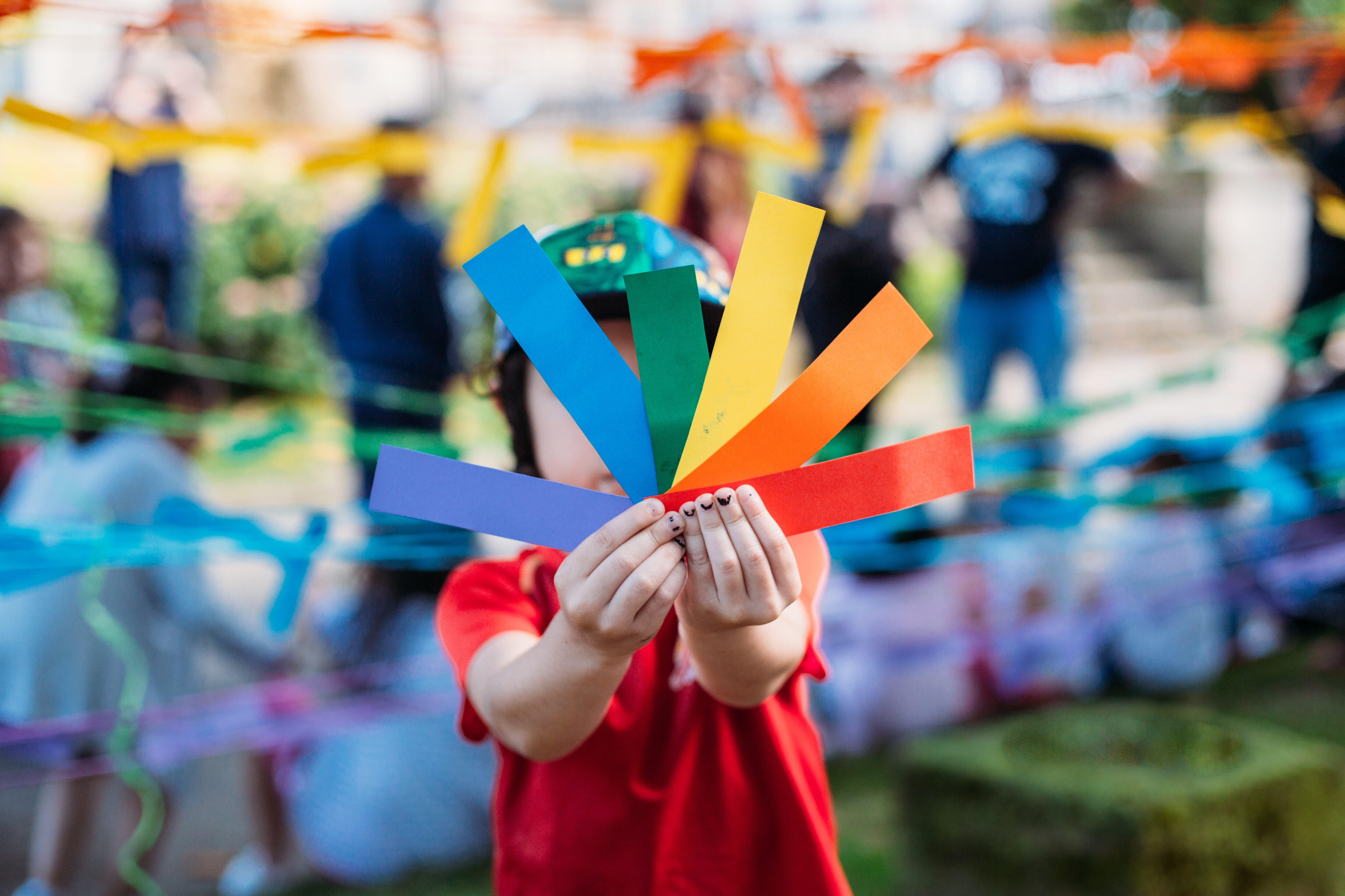Los tribunales inferiores han fallado a favor del distrito escolar, indicando que la exposición a diferentes perspectivas no constituye una coerción sobre las creencias religiosas de los estudiantes.