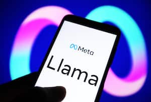LLama es un modelo de lenguaje de inteligencia artificial desarrollado por Meta Platforms.