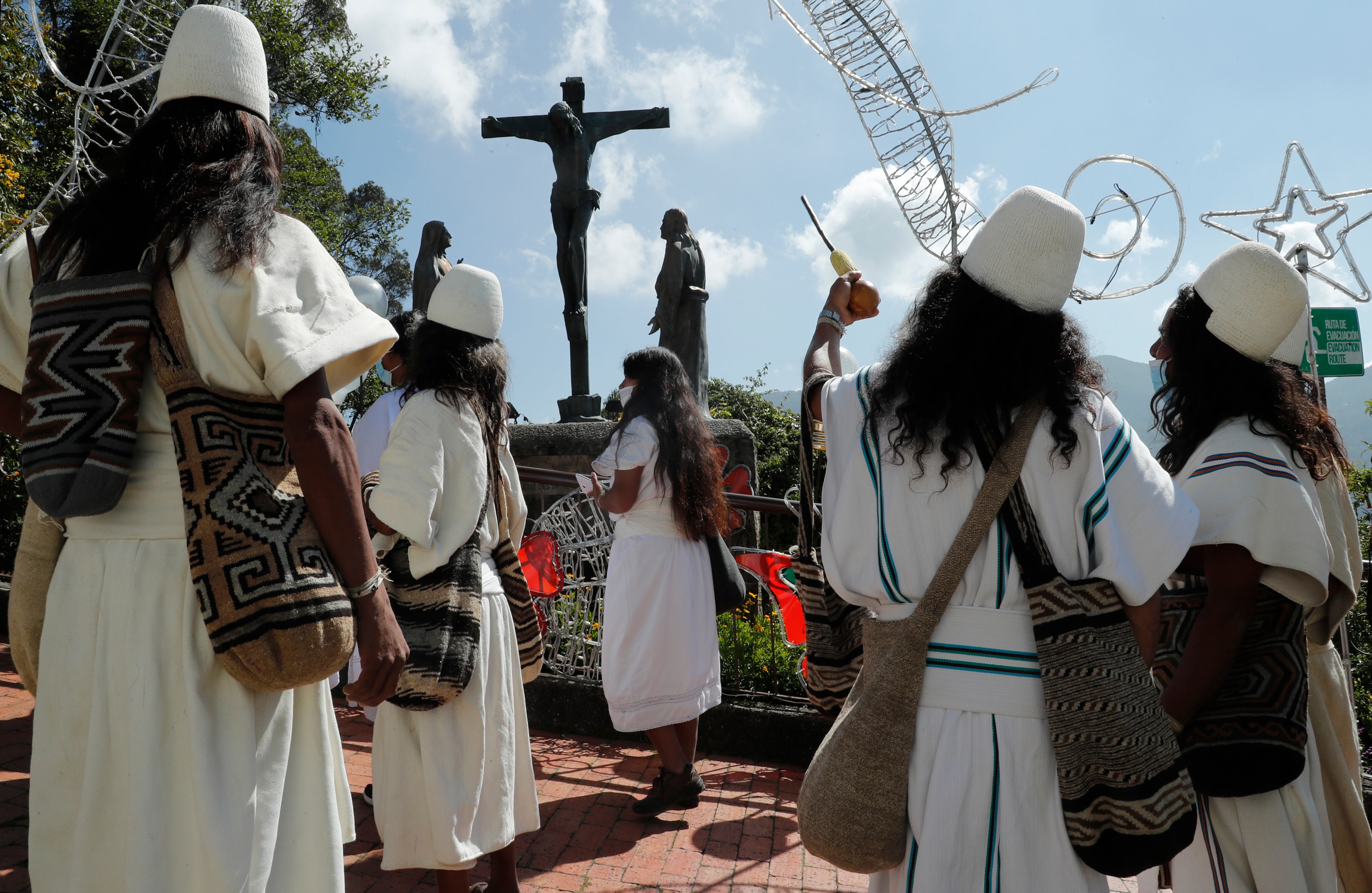 Indigenas Arhuacos en el Cerro de Monserrate