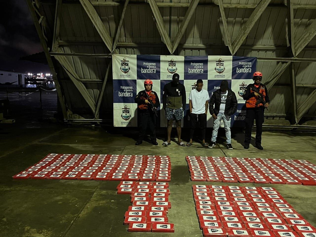 Incautan más de 200 kilos de cocaína.