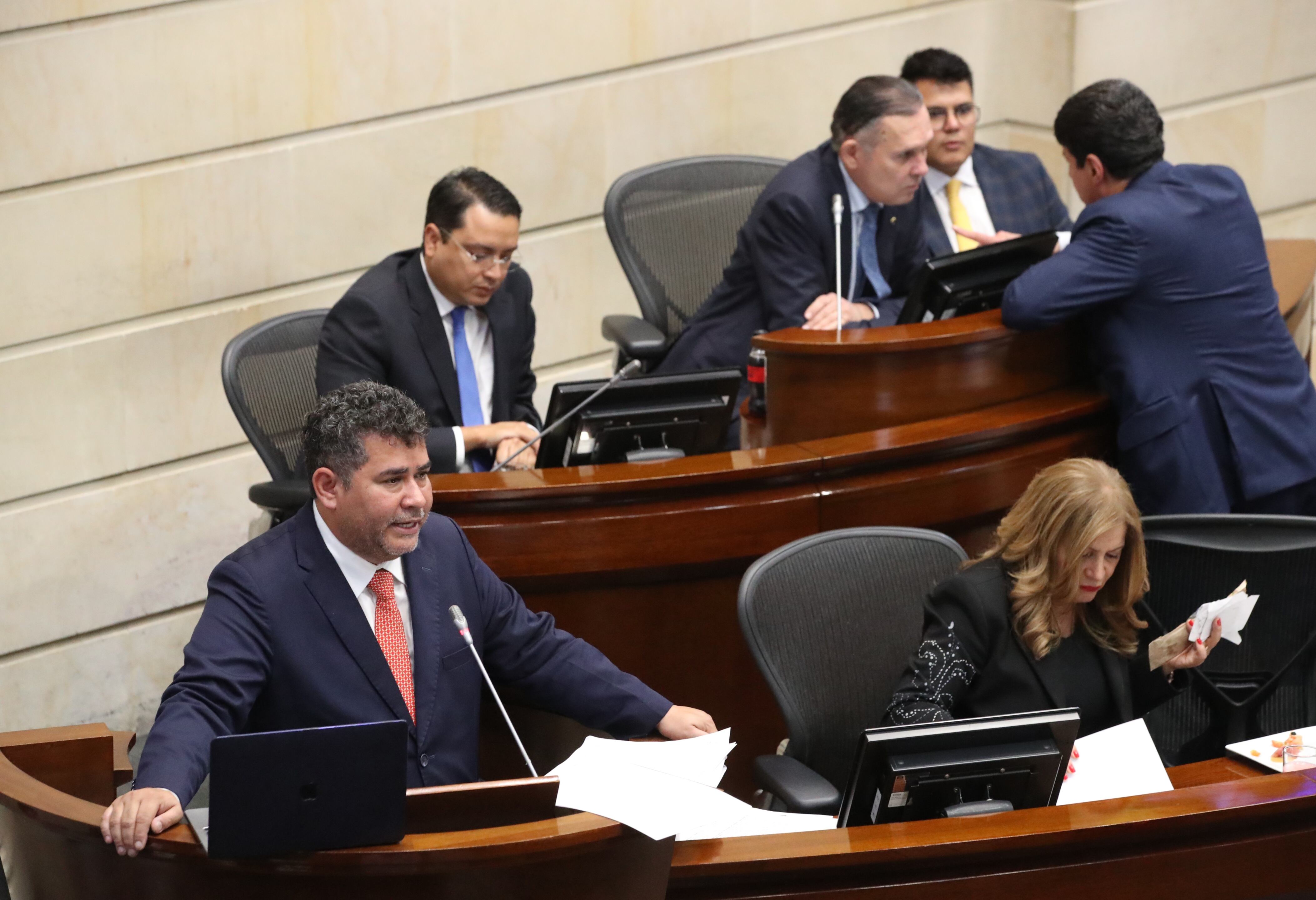 Plenaria del Senado, Proyecto de acto legislativo que busca revivir el transfuguismo en Colombia