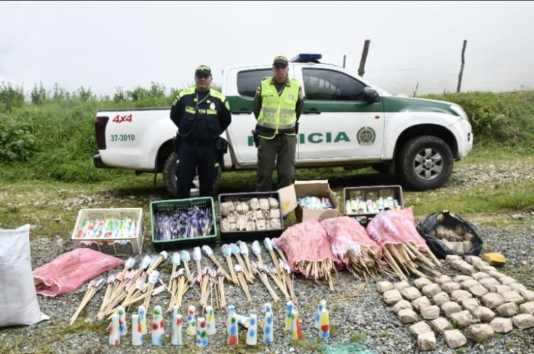 Fuerte operativo dejó 130 kg de pólvora incautada y 29 personas capturadas en Medellín.