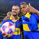 Darío Benedetto y Sebastián Villa celebrando el título de Boca.