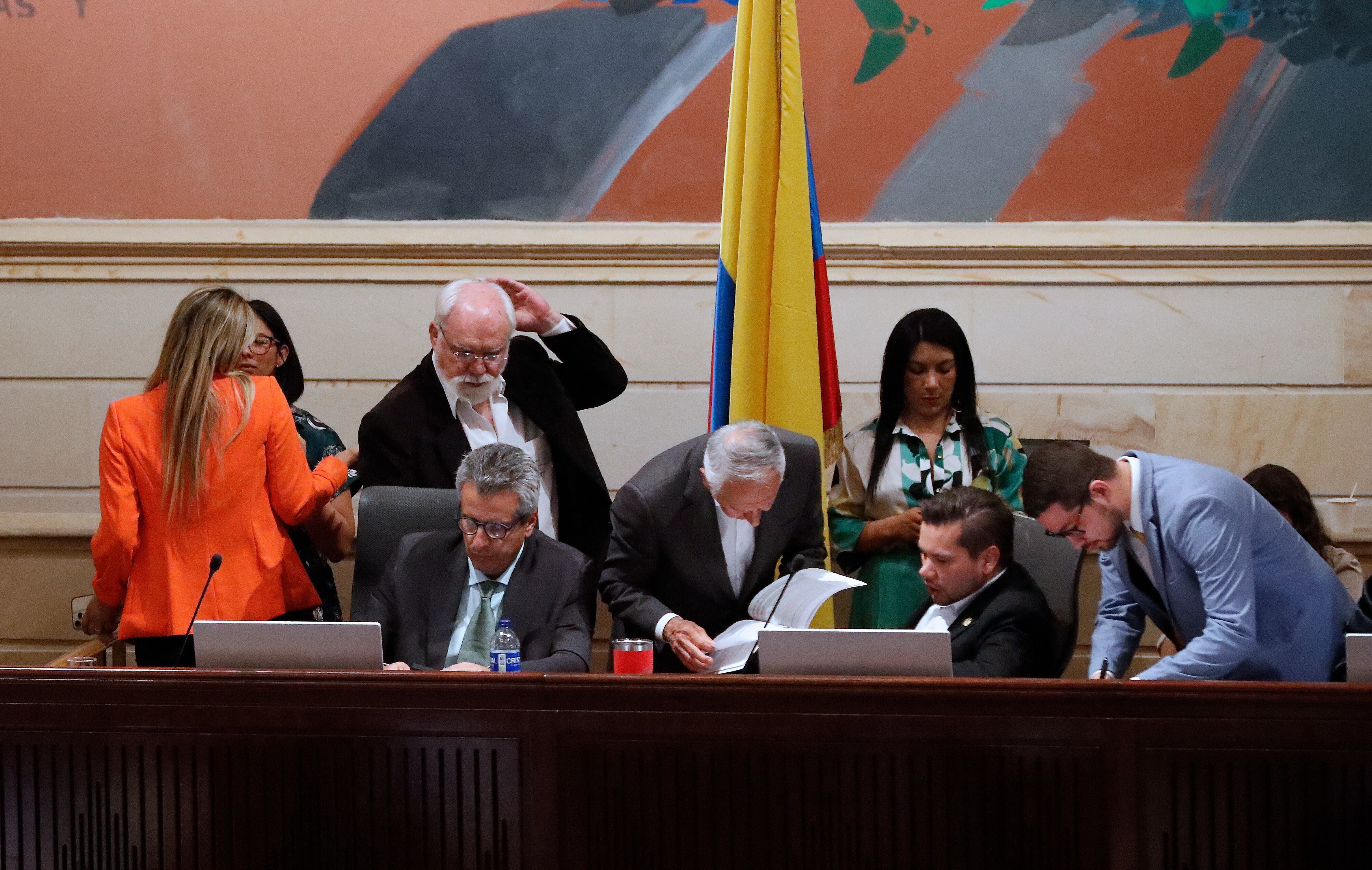 Segundo debate Reforma a la salud  en la plenaria de la Cámara de Representantes  
Ministro del Interior Luis Fernando Velasco
Ministro de Salud  Guillermo Alfonso Jaramillo
Presidente de la Cámara Andrés Calle
Director de la Adres Félix León Martínez
Alfredo Mondragón  Representante a la Cámara
Bogota noviembre 28  del 2023
Foto Guillermo Torres Reina / Semana
