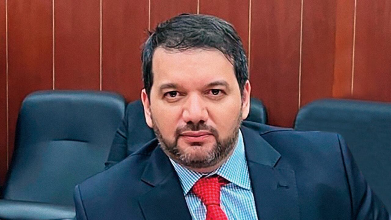 El senador Julio Elías Chagüi, del Partido de la U, respalda al Gobierno.