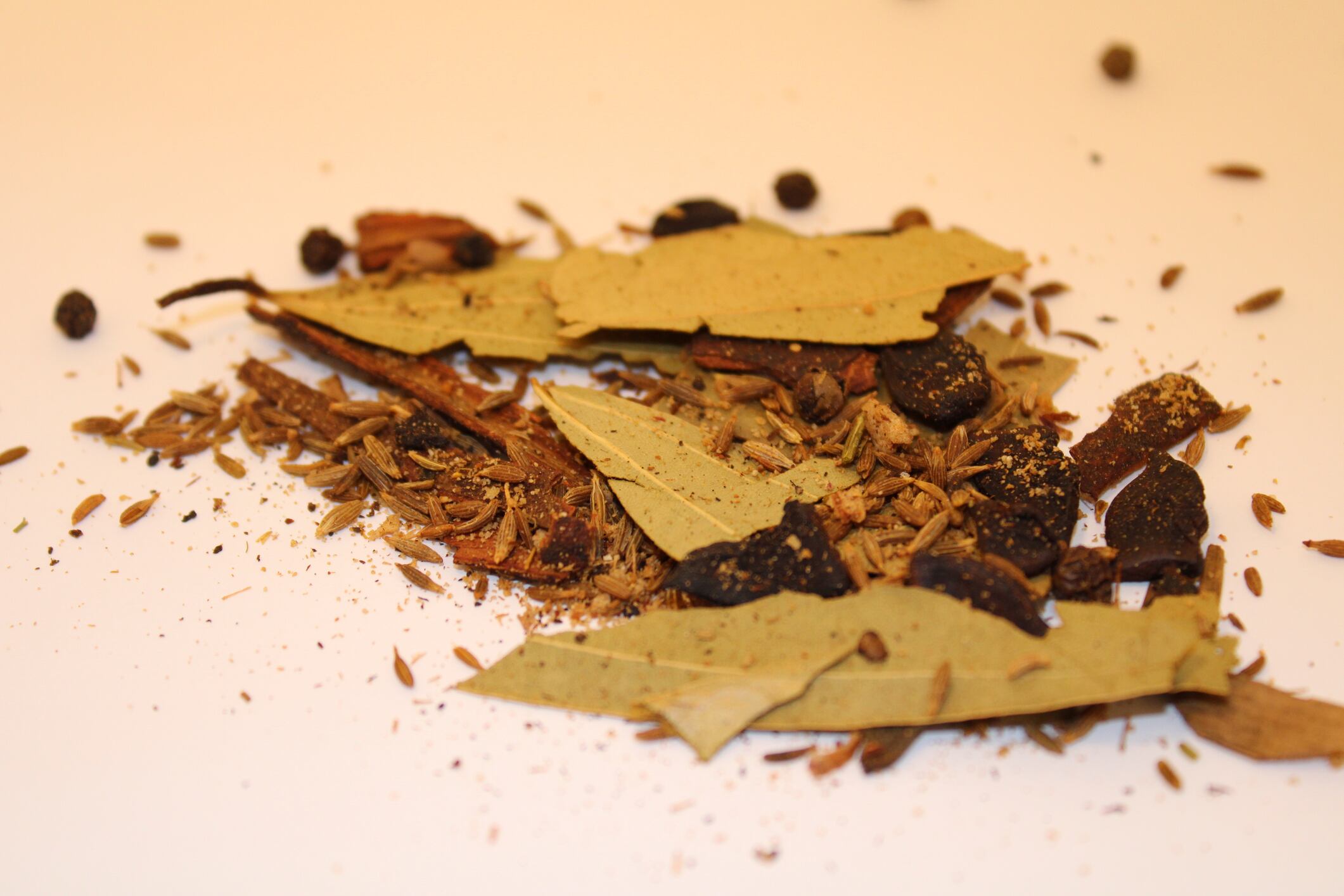 Conectando con la naturaleza: el simbolismo profundo detrás del ritual con azúcar, canela y laurel para dar la bienvenida al Año Nuevo.