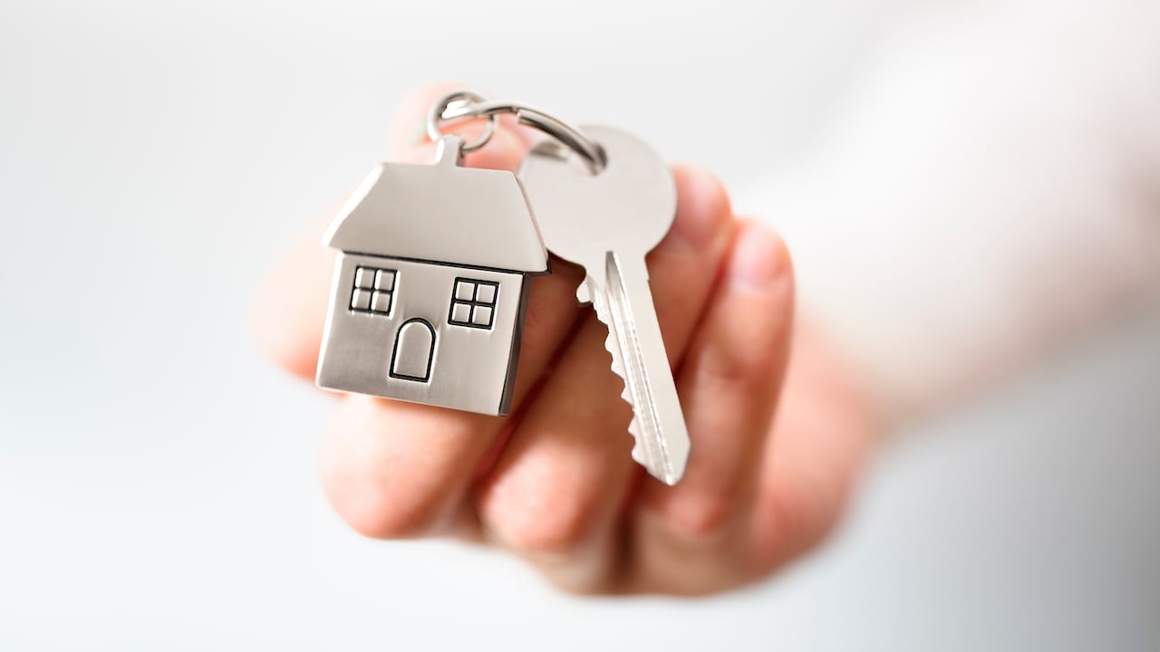 El Subsidio Familiar de Vivienda es un aporte en dinero, que se otorga por una sola vez al beneficiario, sin cargo de restitución.