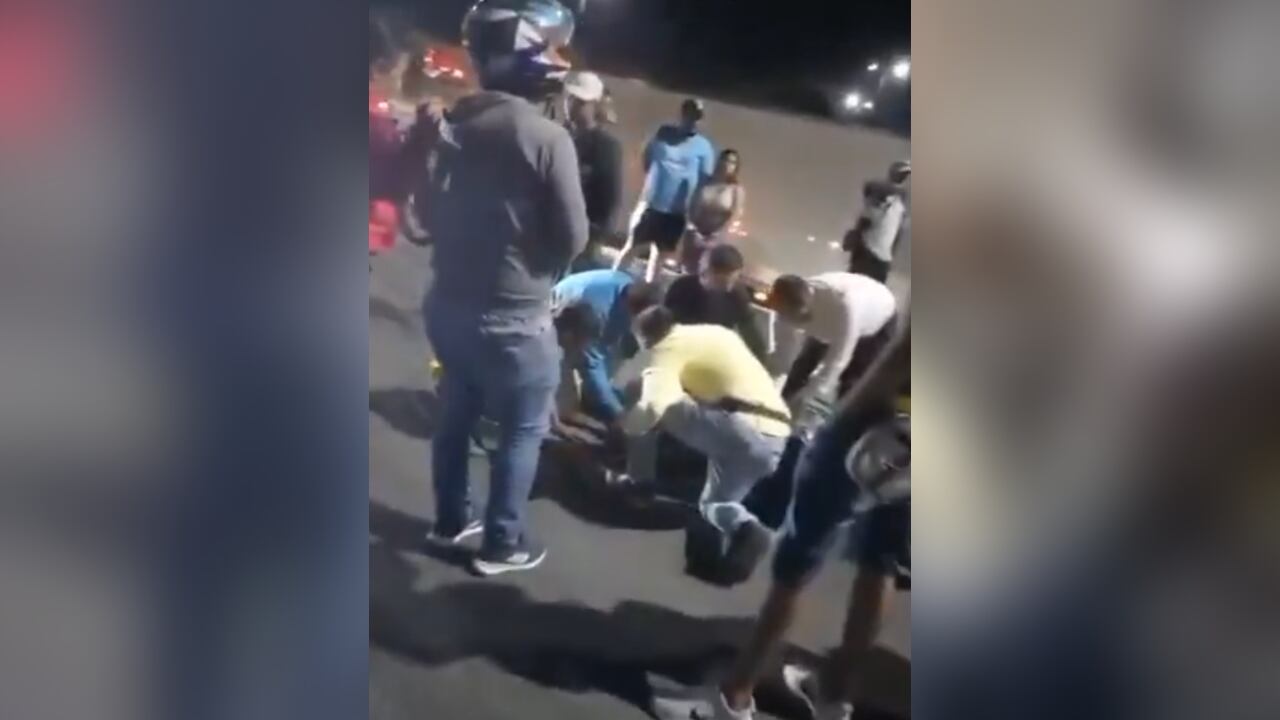 El joven herido fue trasladado a un centro médico.