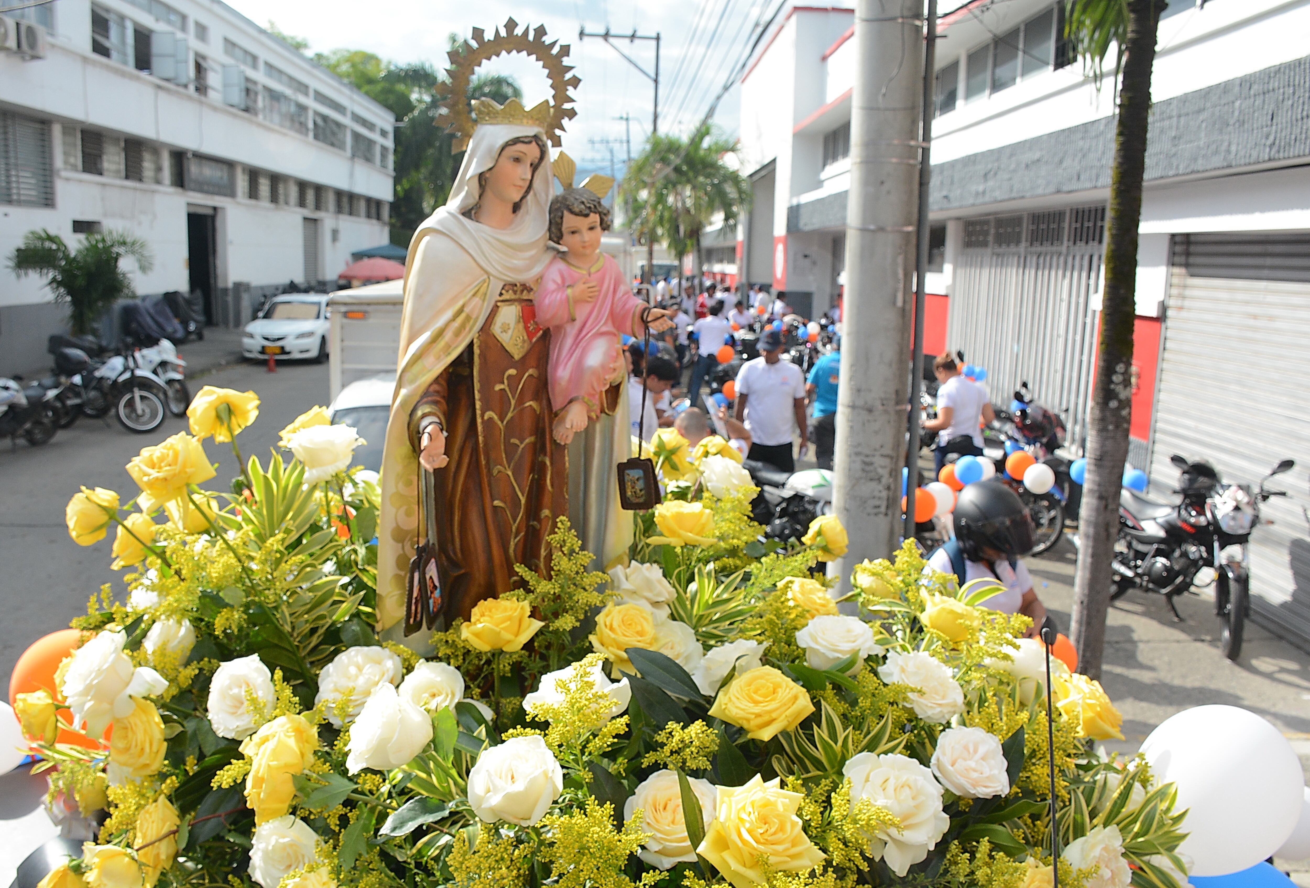 En el Banco de Alimentos finalizó, la caravana realizada en honor a la Virgen del Carmen. Foto Jorge Orozco.