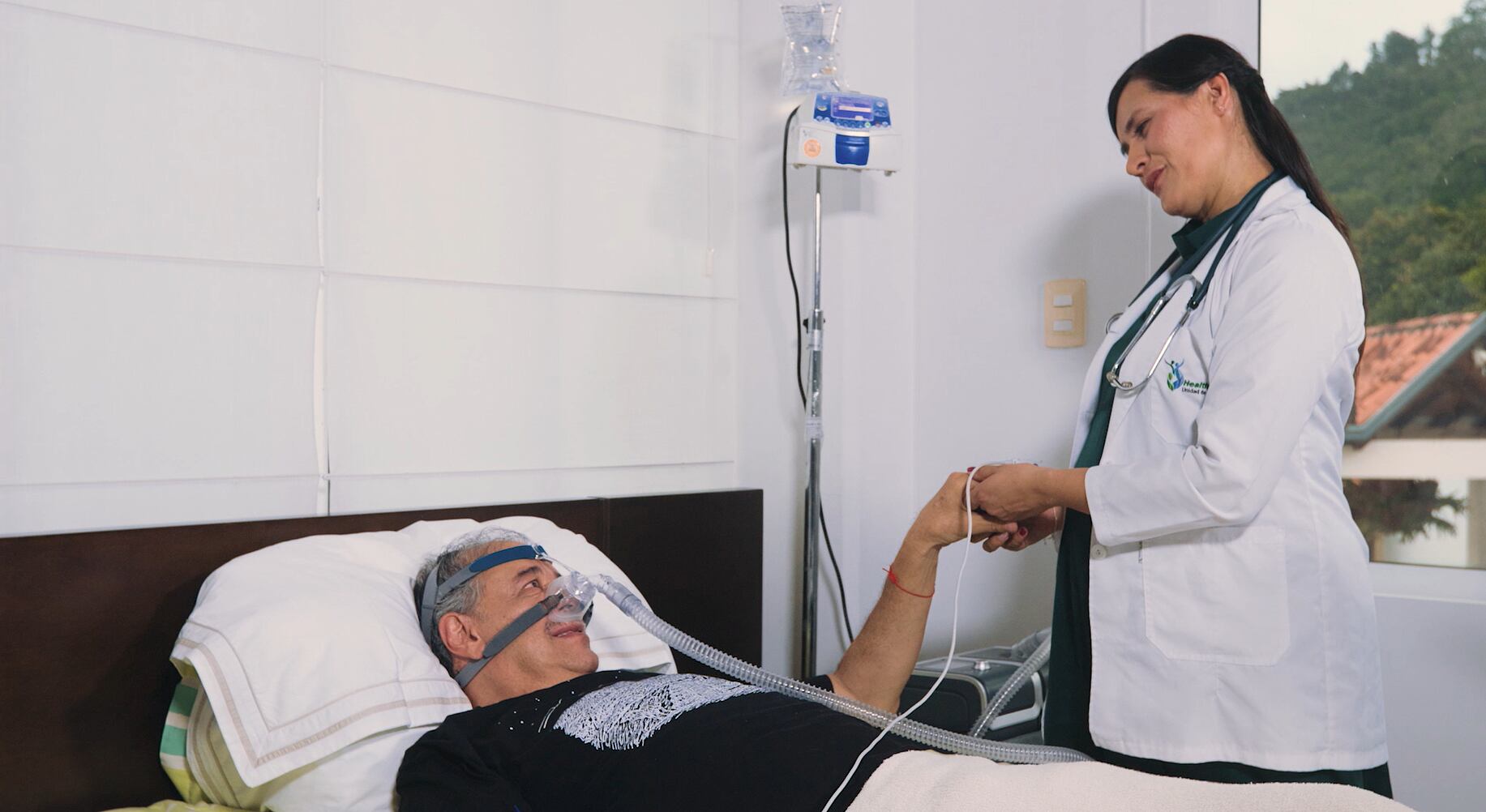 Para Heli Salud cuidar en casa es honrar la intimidad del paciente, respetar su entorno y devolverle el control sobre su bienestar.