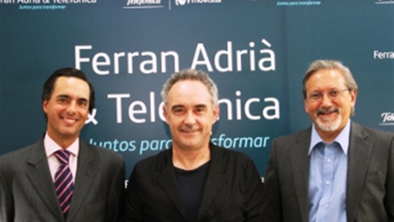 Telefónica trajo a Colombia a Ferran Adrià en su gira “Juntos para Transformar” de izquierda a derecha Alfonso Gómez Palacio, Presidente Ejecutivo de Telefónica Colombia, Ferran Adrià y Ariel Pontón CEO de Movistar.