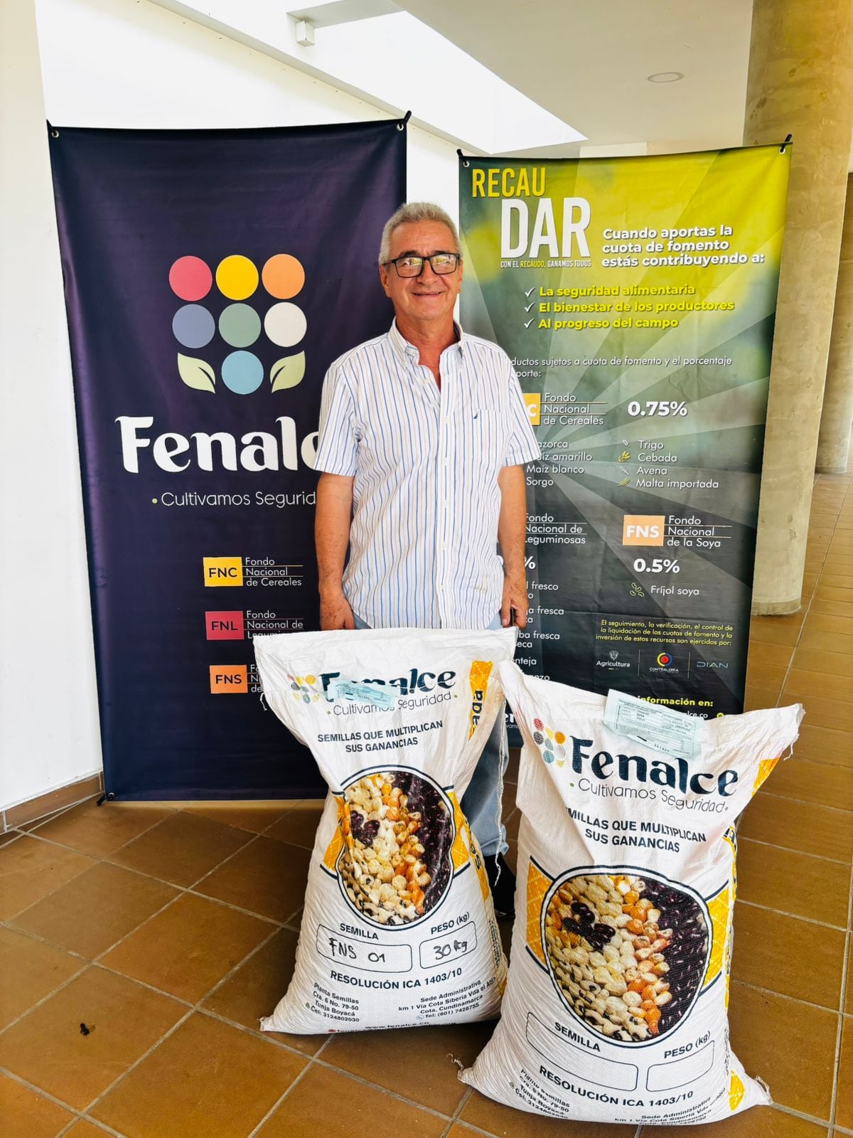 Productores de Huila y Tolima reciben semillas certificadas para ampliar la siembra de soya dentro de los programas de apoyo al sector agrícola.