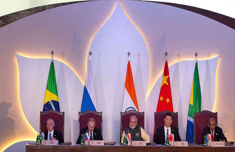Los líderes políticos de Brasil, Rusia, India, China y Sur África se reunieron en Goa para discutir el desarrollo económico de los países participantes en la alianza internacional BRICS.