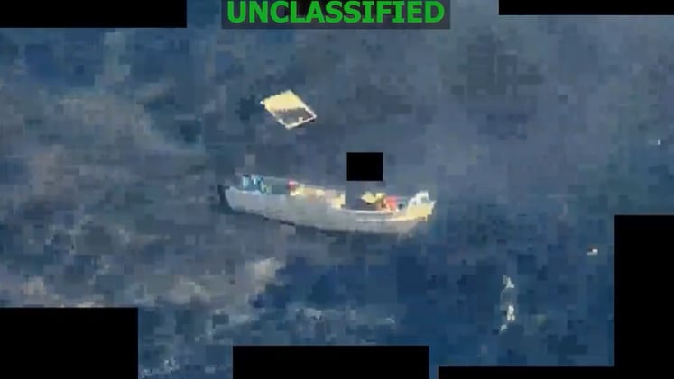 Narcolancha destruida en bombardeo de Estados Unidos en el Pacífico.