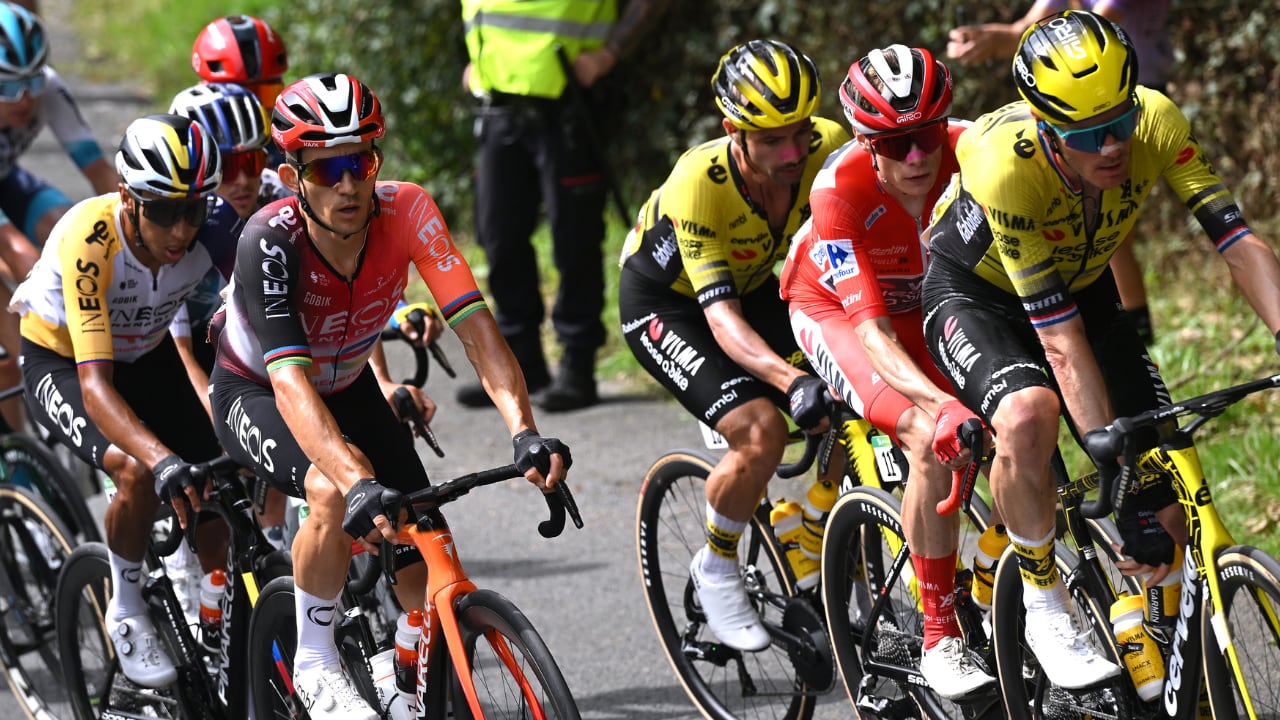 Egan Bernal tras la etapa 13 se alejó de Jonas Vingegaard en la clasificación general de La Vuelta