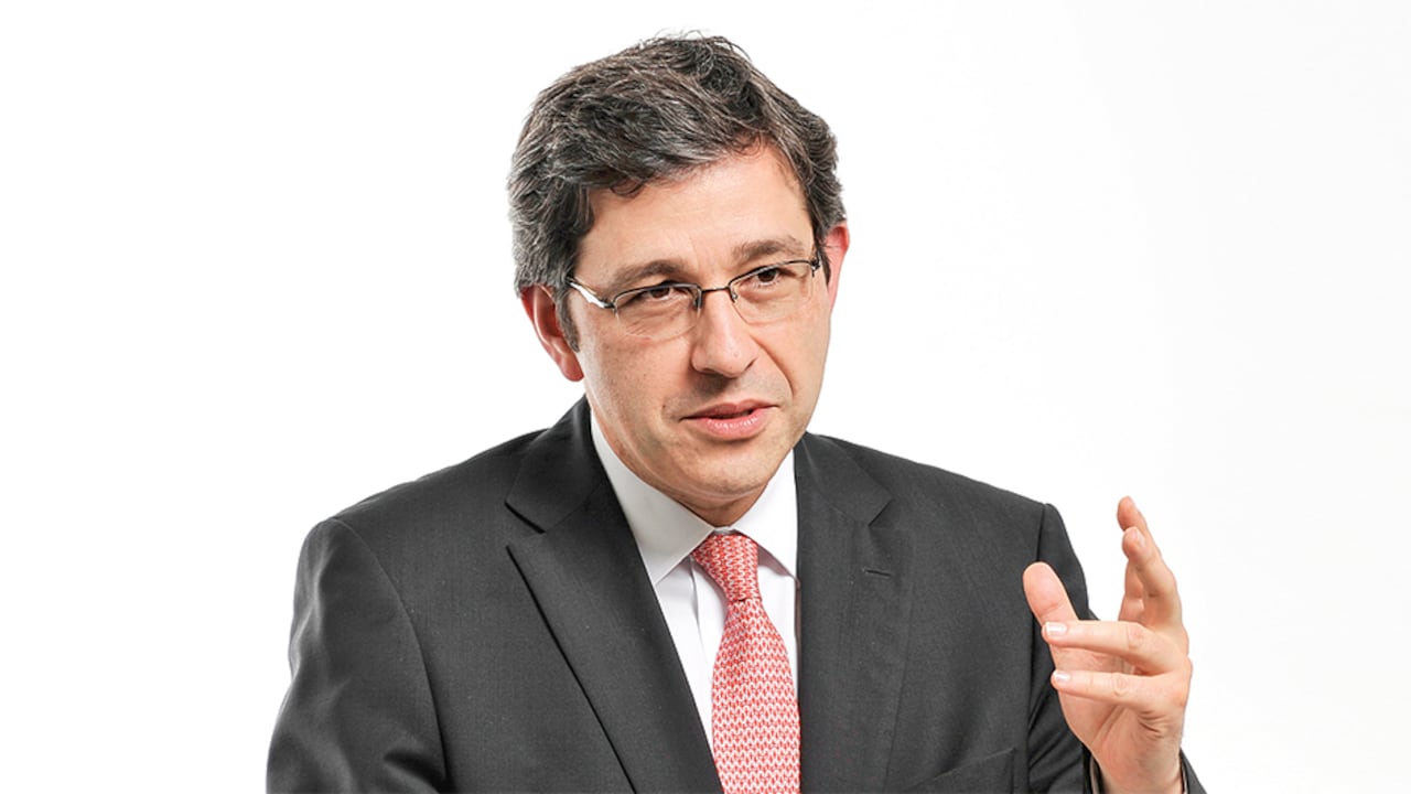 Manuel JOsé Cepeda Abogado de Colombia ante la Corte de La Haya