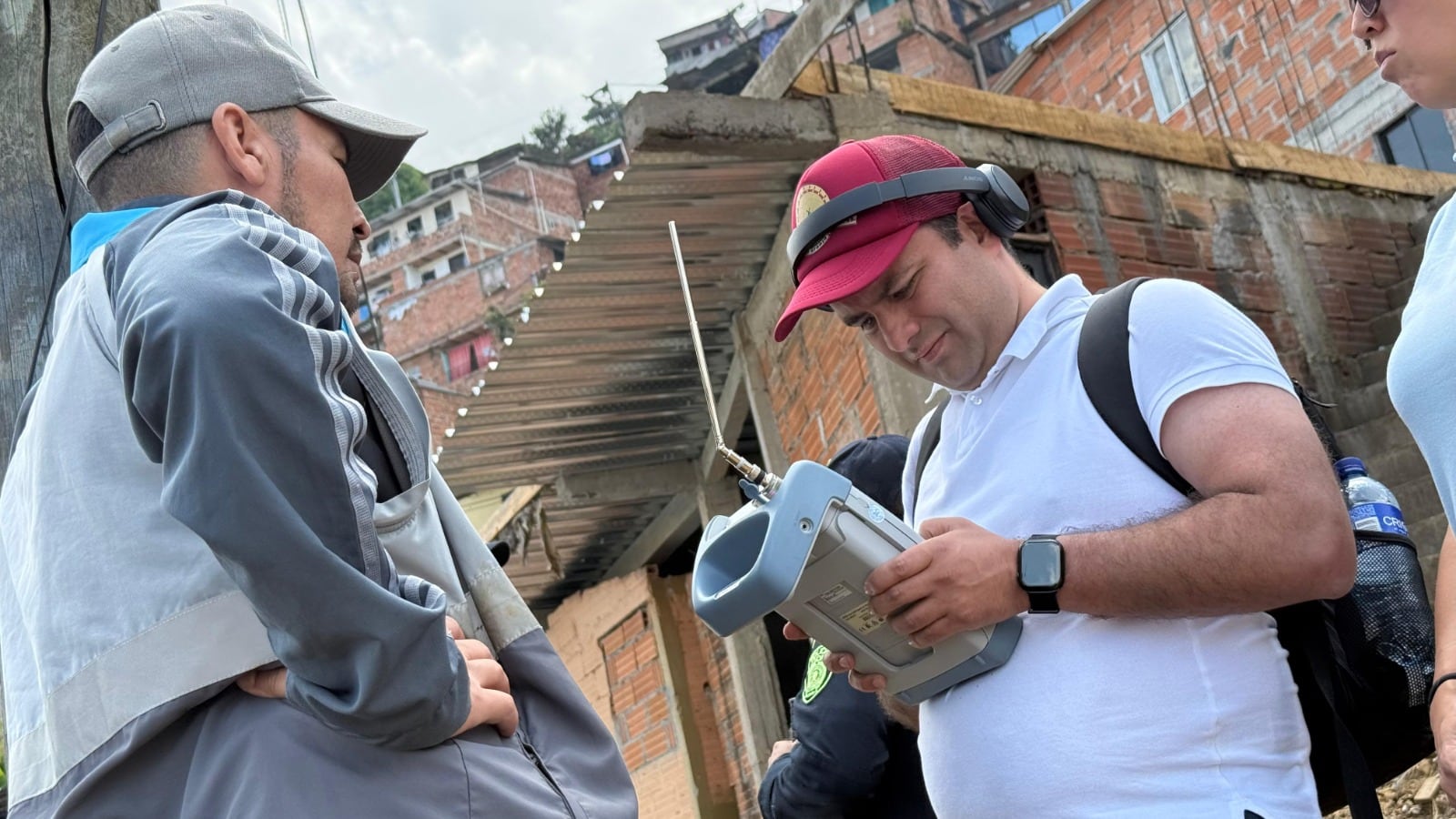 Operativos contra emisoras ilegales en Medellín.