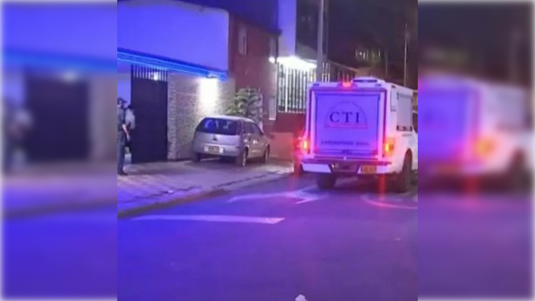 Policía le disparó a su esposa y a otra persona dentro de un motel.