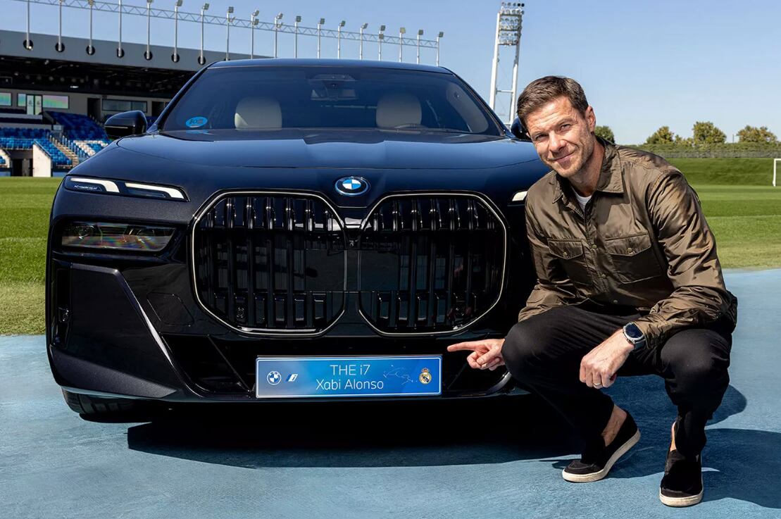 BMW entregó a los jugadores del primer equipo del Real Madrid la nueva flota de carros.