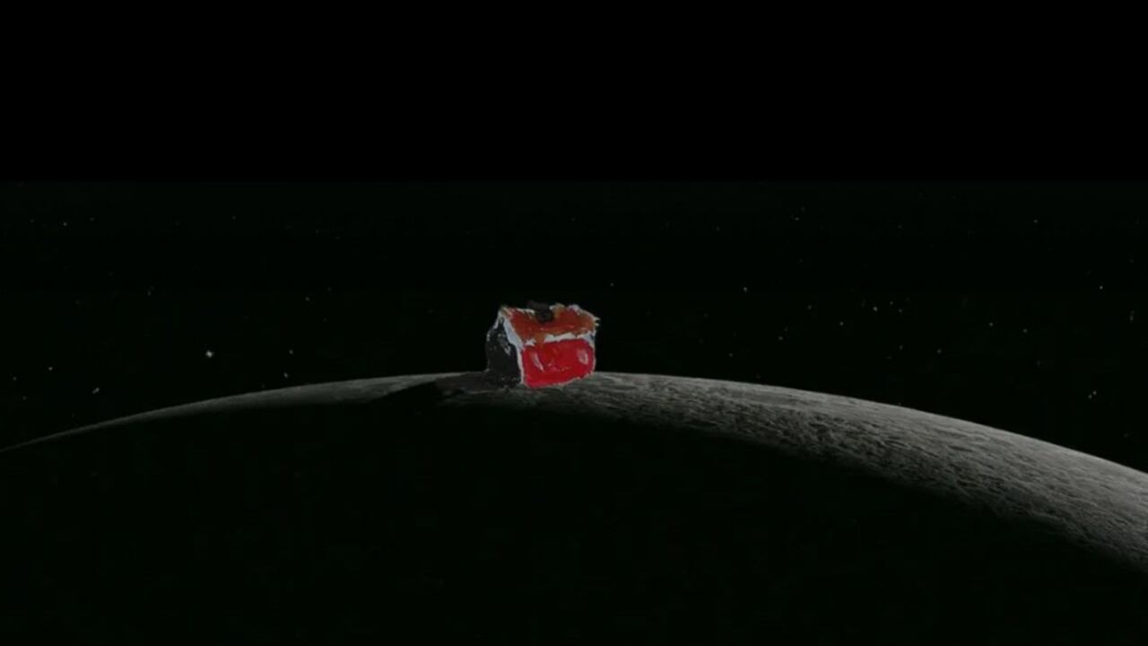 La Casa de la Luna, un proyecto del artista Mikael Genberg, se ha convertido en un fenómeno viral en las redes sociales.