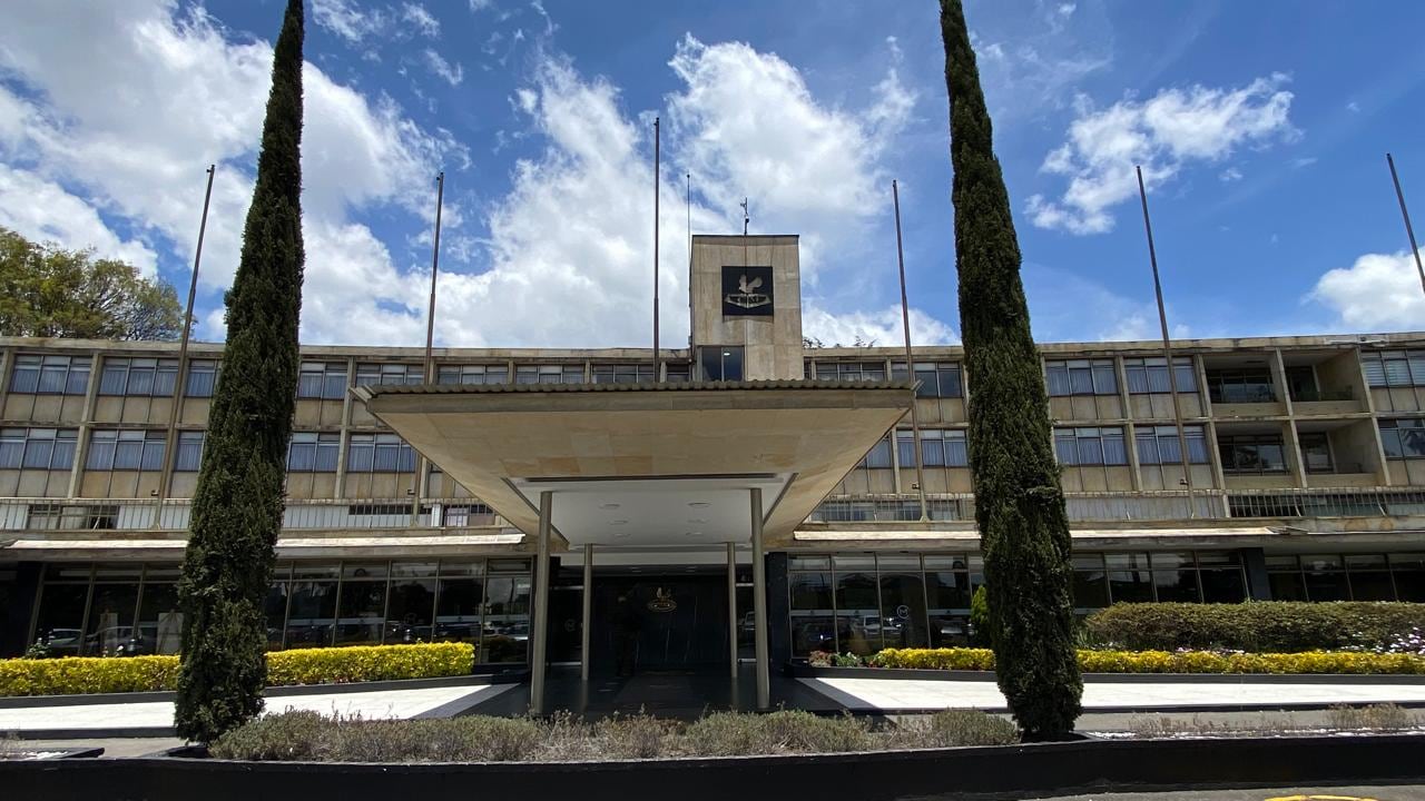 General en retiro José Henry Pinto, asumió como director del Hospital Militar
