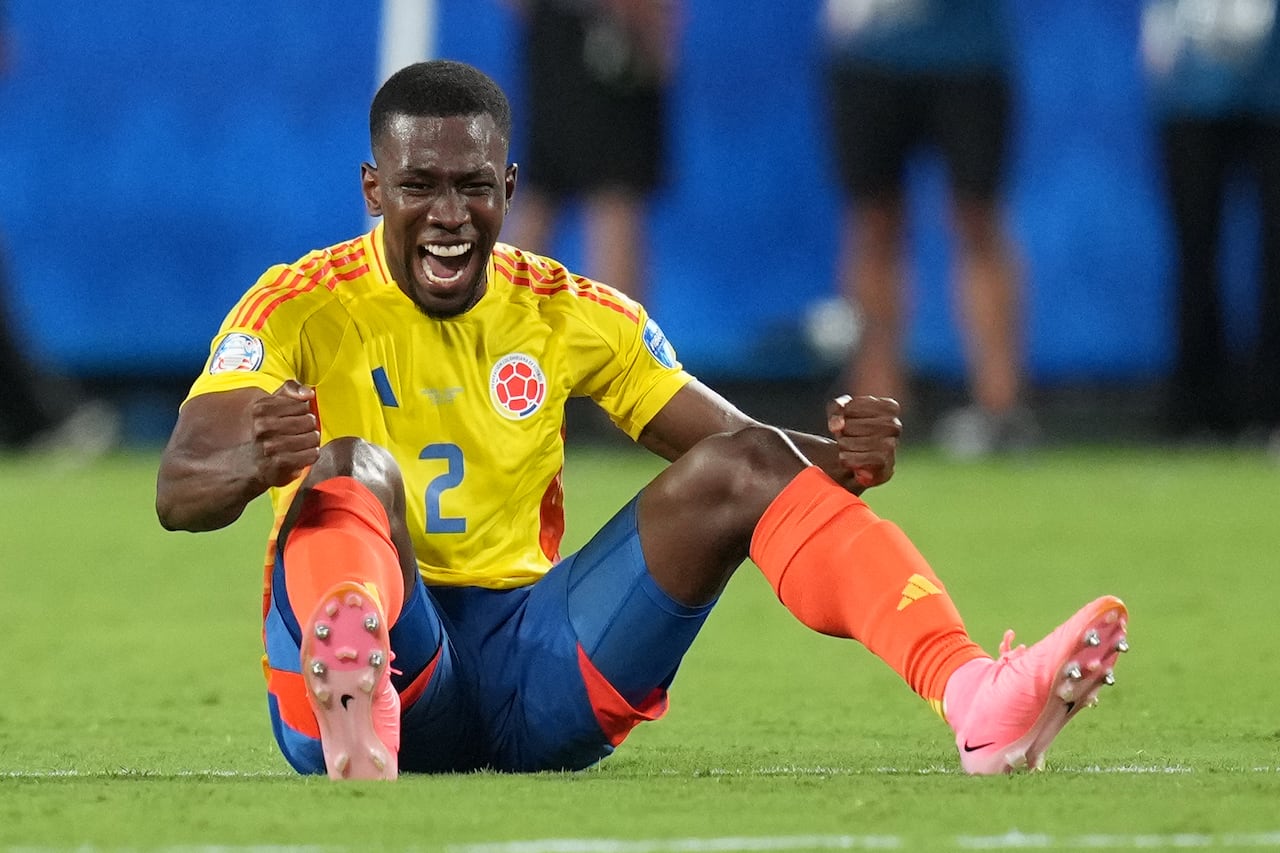 CHARLOTTE, NORTH CAROLINA - JULY 10: Carlos Cuesta of Colombia celebrates the team's progression to the final following the CONMEBOL Copa America 2024 semifinal match between Uruguay and Colombia at Bank of America Stadium on July 10, 2024 in Charlotte, North Carolina. (Photo by Grant Halverson/Getty Images)