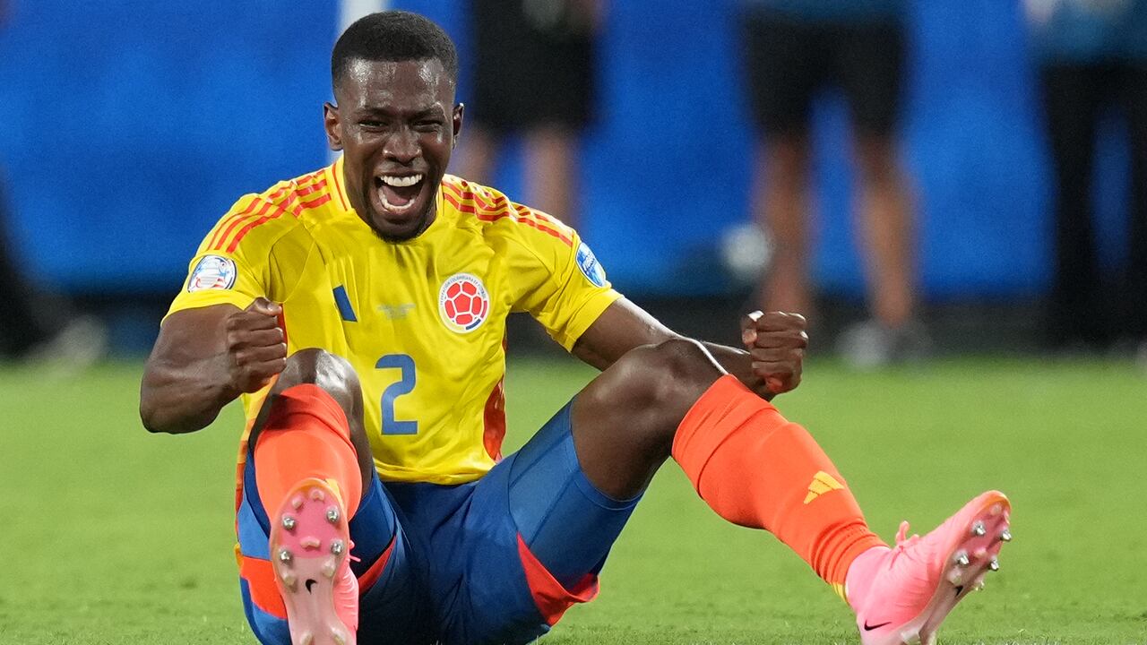 CHARLOTTE, NORTH CAROLINA - JULY 10: Carlos Cuesta of Colombia celebrates the team's progression to the final following the CONMEBOL Copa America 2024 semifinal match between Uruguay and Colombia at Bank of America Stadium on July 10, 2024 in Charlotte, North Carolina. (Photo by Grant Halverson/Getty Images)