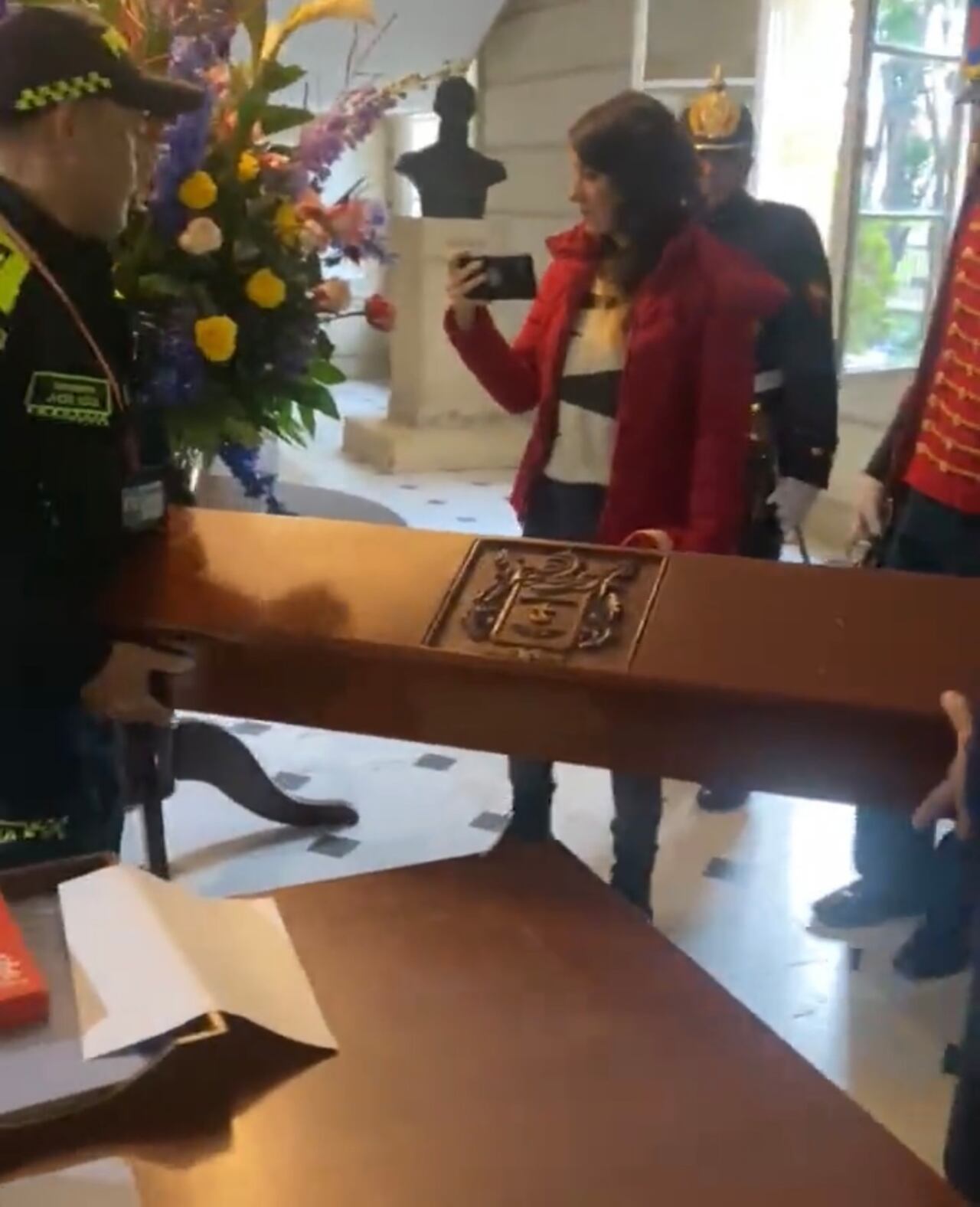 Momento del traslado de la espada de Bolívar