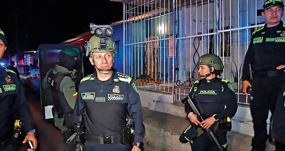 “Hay una confrontación entre disidencias, ELN y Clan del Golfo. Hemos tenido su presencia en algunos cascos urbanos y eso debe ser contrarrestado con acción militar y policial por ser un delito”.