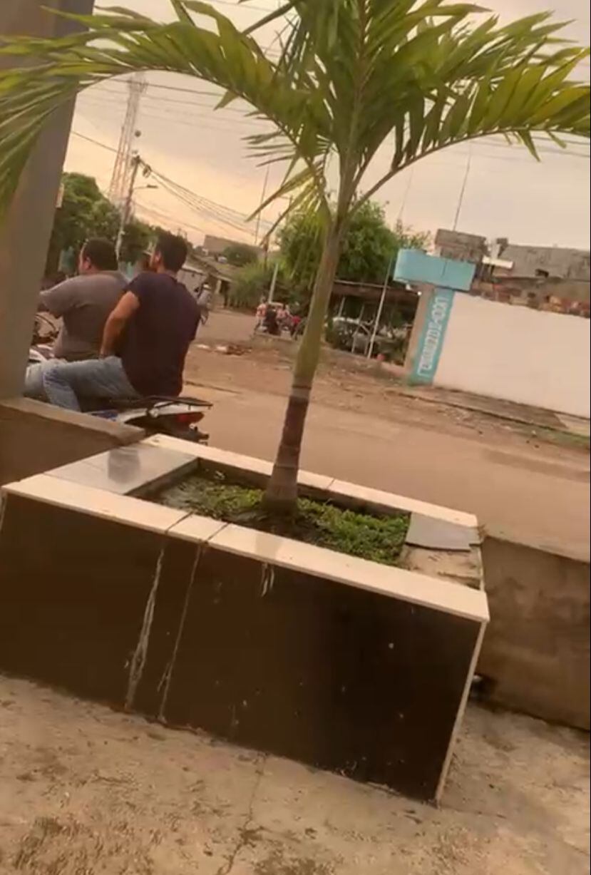 Este es el hombre que aparece en el video.