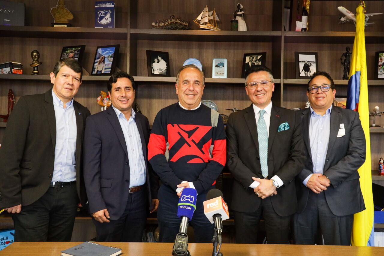 Reunión del Ministro de Transporte, Guillermo Reyes, con voceros de los transportadores de carga.