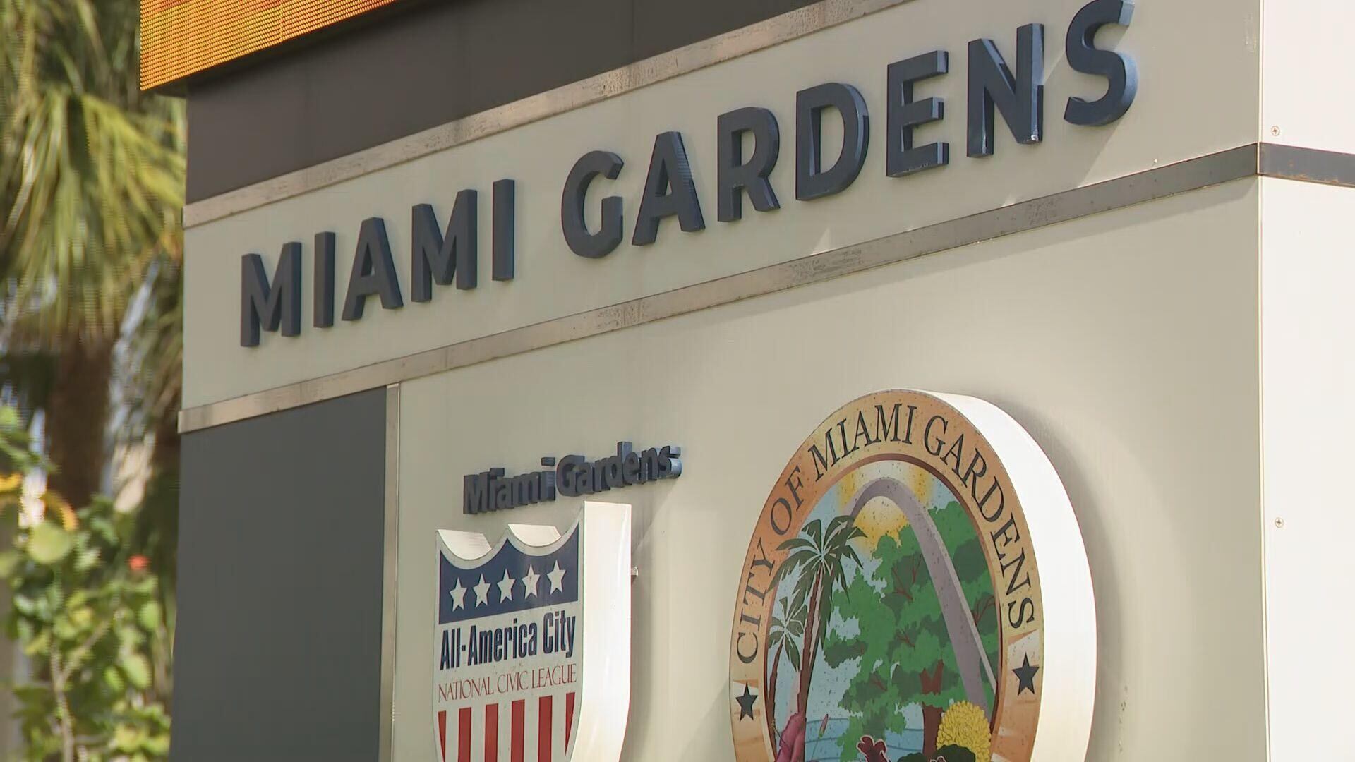 Letrero de entrada a Miami Gardens en Florida, escenario del ataque de un perro a una mujer.