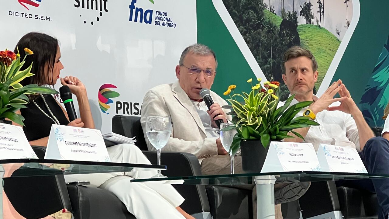 María Consuelo Araújo, Roy Barreras y George Hodgson.