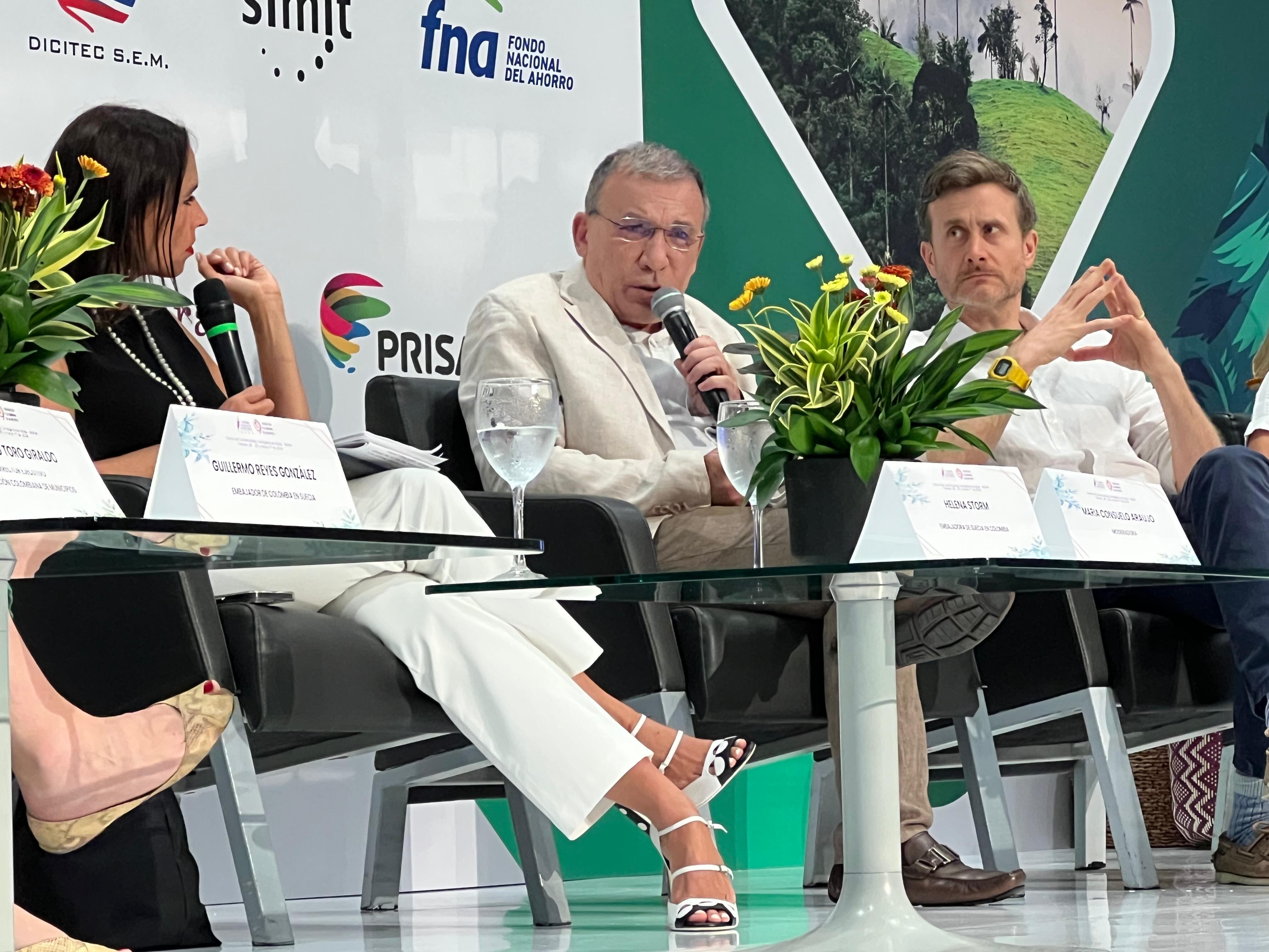 María Consuelo Araújo, Roy Barreras y George Hodgson.