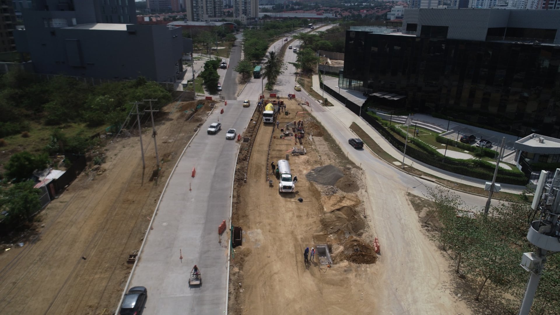 Obras de construcción e intervención en el corredor universitario y vías.