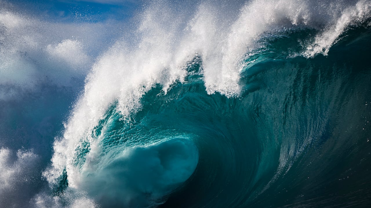 Los desastres ambientales son una de las preocupaciones más comunes entre las personas, y los tsunamis suelen ser el tema más recurrente en los sueños, independientemente de si viven cerca del mar o no.
