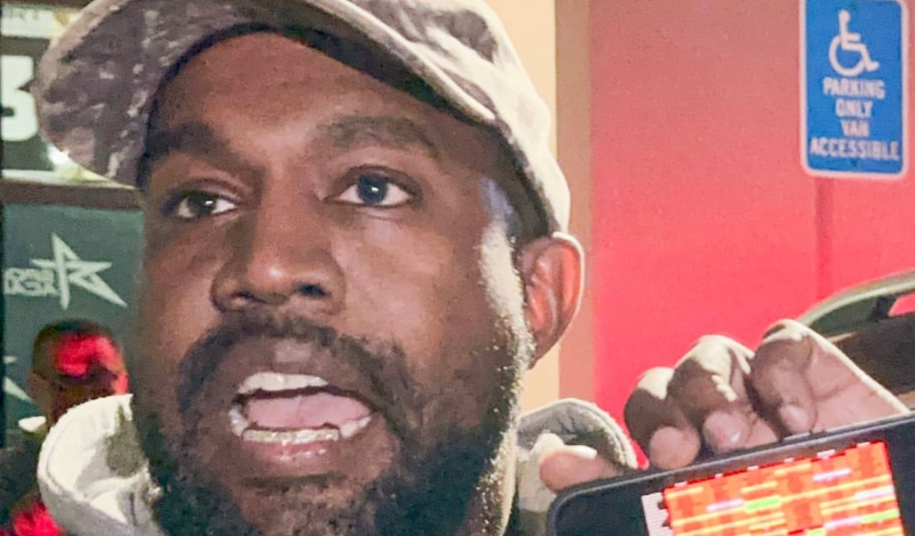 El polémico rapero Kanye West, habría intercambiado anillos de matrimonio con Bianca Censori