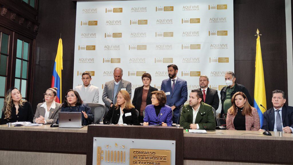 La bancada independiente del Congreso radicó su propuesta de reforma a la salud ante la Cámara de Representantes.