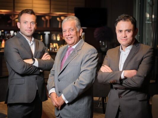 Gabriel Ferrer Orozco, CEO de Codisert; Gabriel Ferrer, director ejecutivo de Codisert; y Juan Carlos Buitrago, VP de Ventas de Suma Móvil en Colombia.