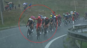 Tadej Pogačar pidió a sus colegas que pararan ante la torrencial lluvia en la etapa 3 de La Vuelta