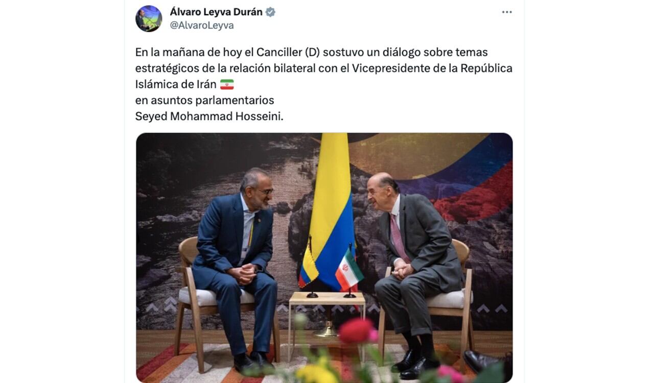El canciller colombiano, Álvaro Leyva junto al vicepresidente de Irán en 2022